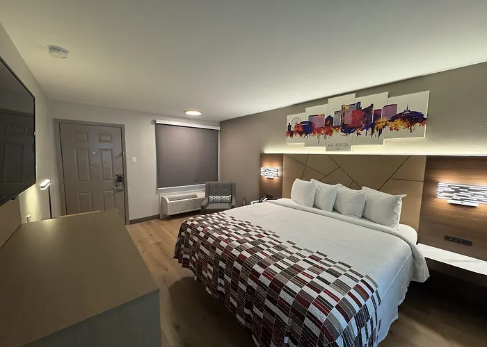 Red Roof Inn - Entertainment District